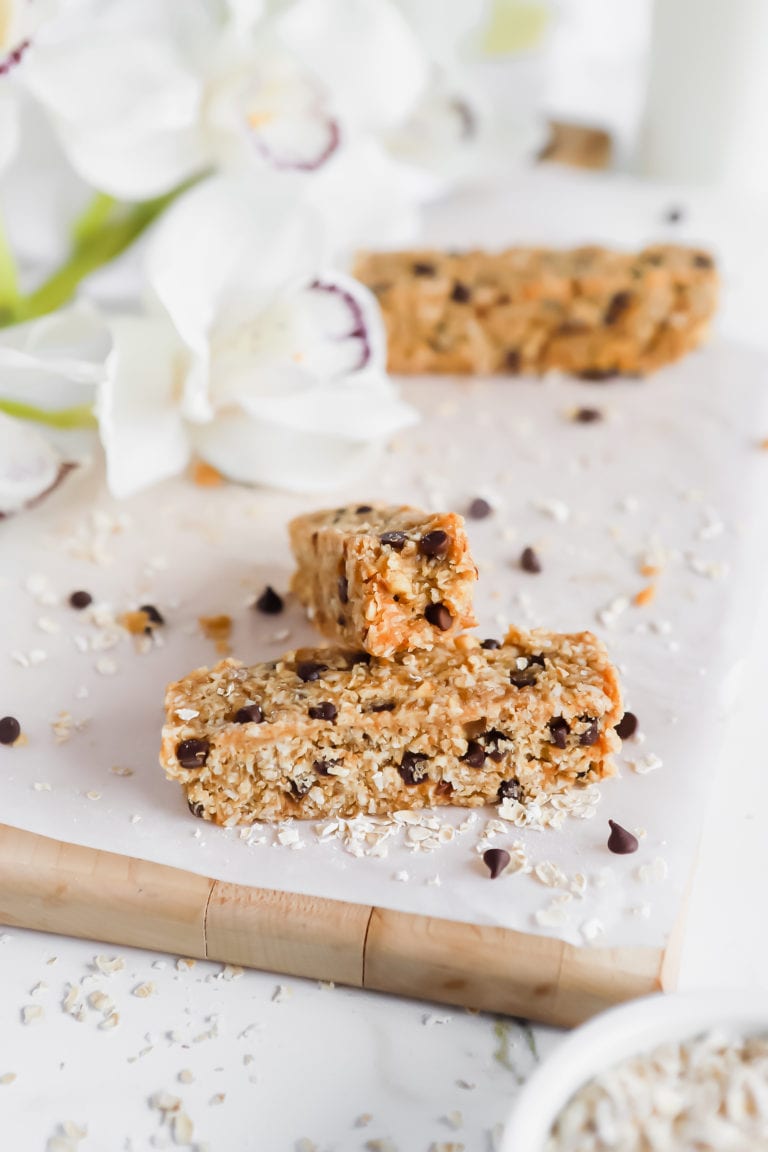 Peanut Butter Oatmeal Bar Recipe (Healthy & No Bake)