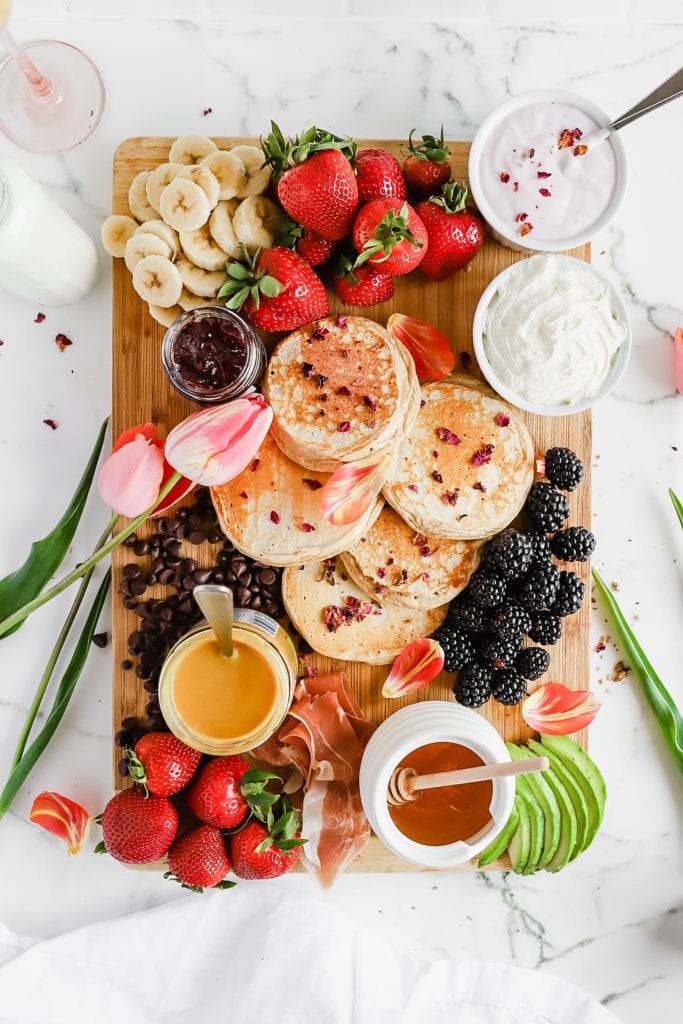 How to Build A Beautiful Brunch Board – Basics with Bails