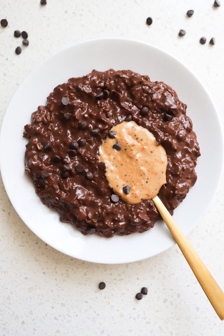 Brownie Batter Oatmeal (Vegan & Gluten-Free Recipe)