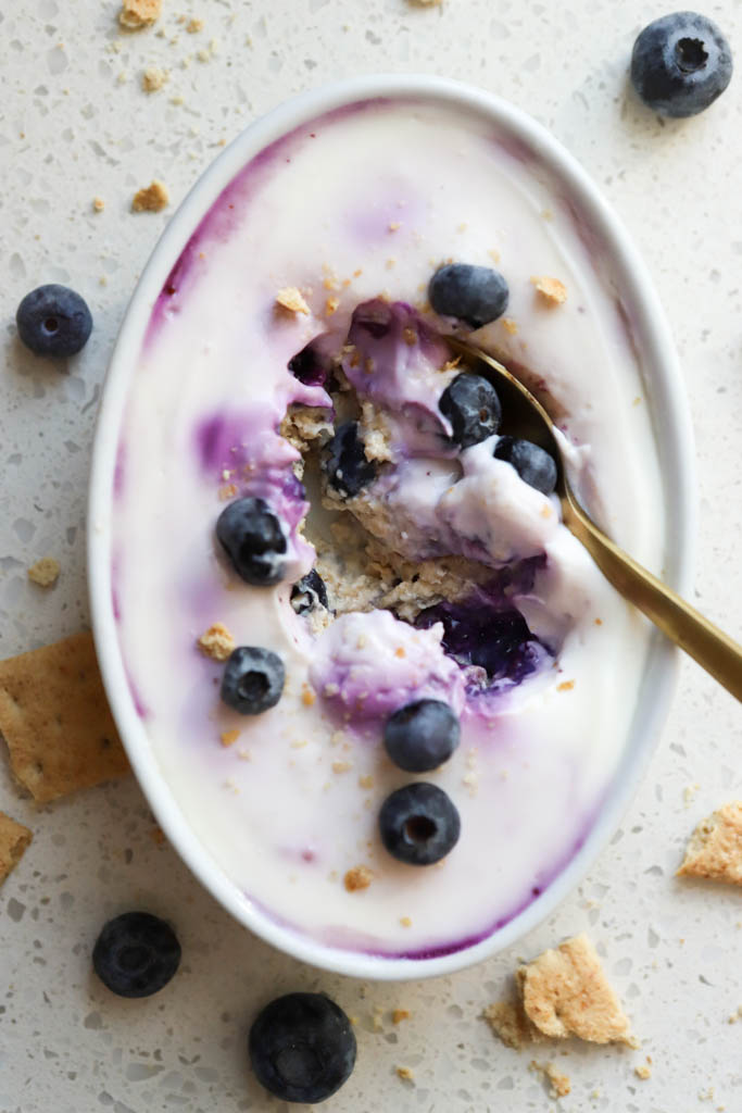 Overnight Oats with Yogurt and Blueberries (to Share with the Kids)