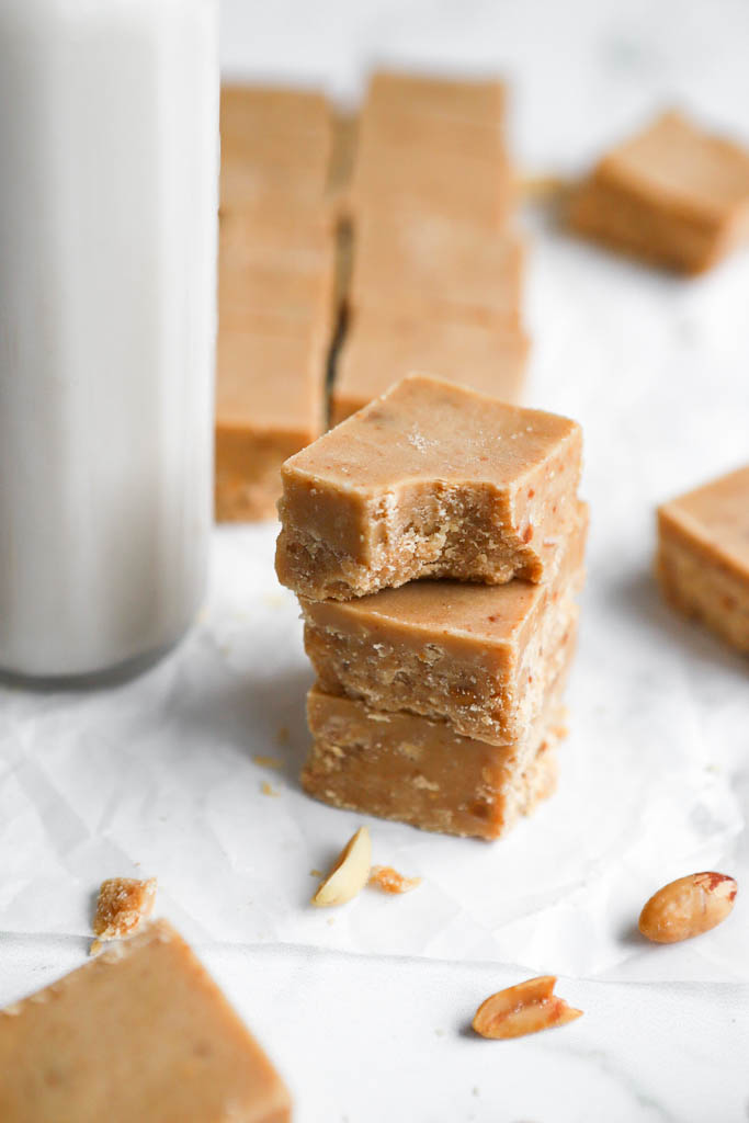 Easy Peanut Butter Fudge Recipe (No Candy Thermometer)