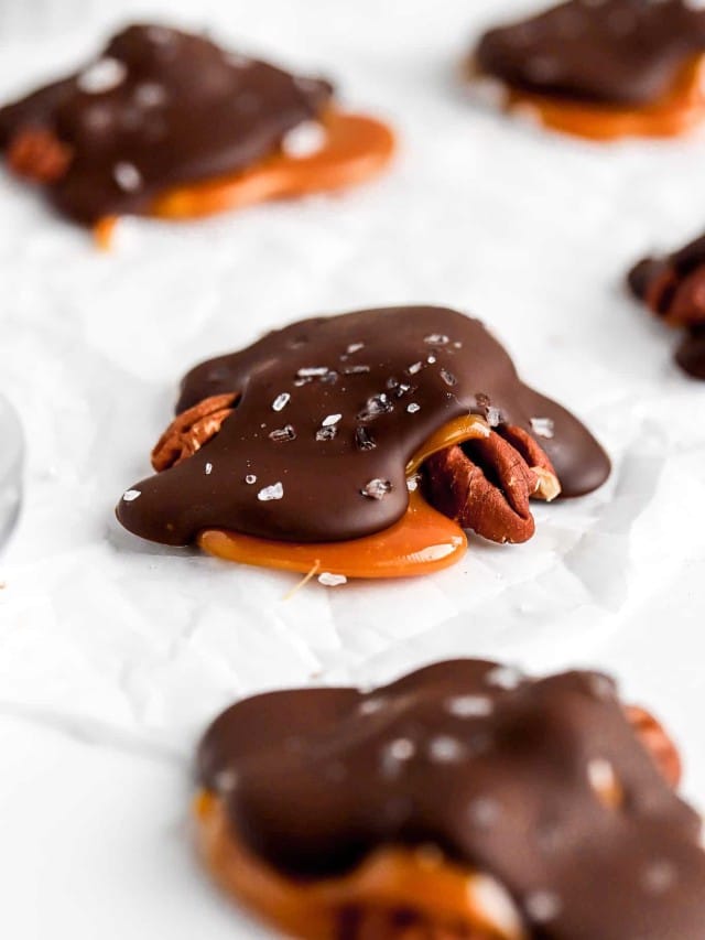 The Best Chocolate Pecan Caramel Turtles Recipe