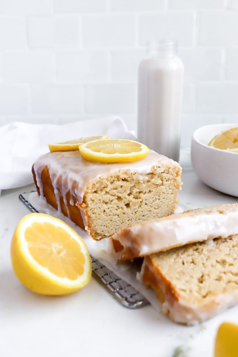 close up shot of lemon bread recipe with fresh lemon slices on top