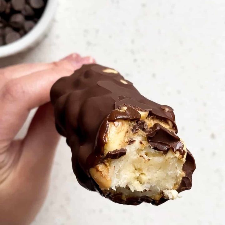 https://basicswithbails.com/wp-content/uploads/2023/10/frozen-snickers-banana-pops-720x720.jpg